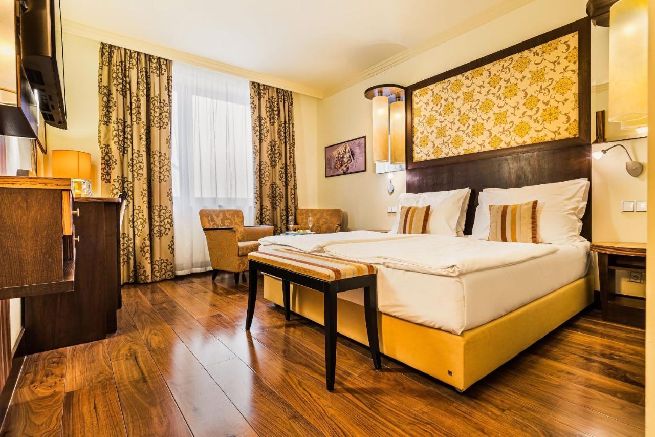 Hotel Savannah Chvalovice  Bagian luar foto
