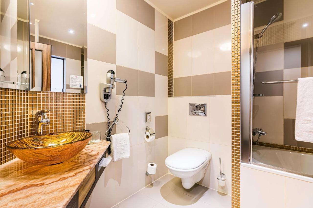 Hotel Savannah Chvalovice  Bagian luar foto