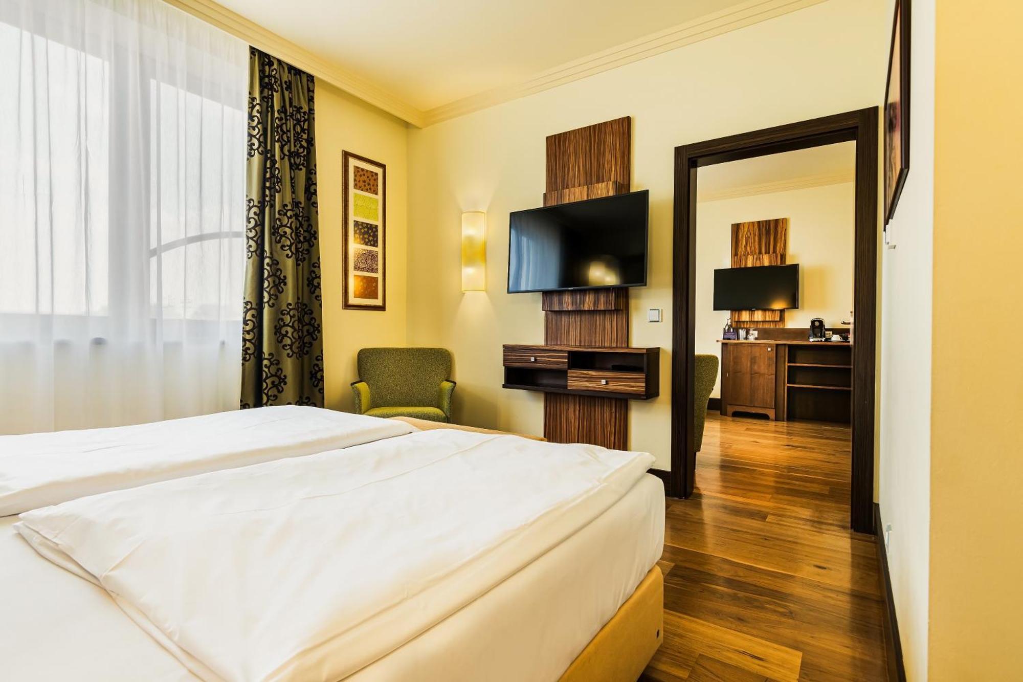 Hotel Savannah Chvalovice  Bagian luar foto